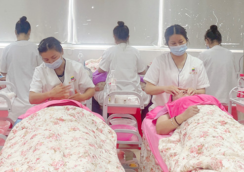 秋季面部按摩有哪些技巧？南寧美容培訓(xùn)面部護理教案