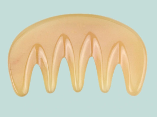 廣西養(yǎng)生美體學(xué)校：不同部位刮痧教程