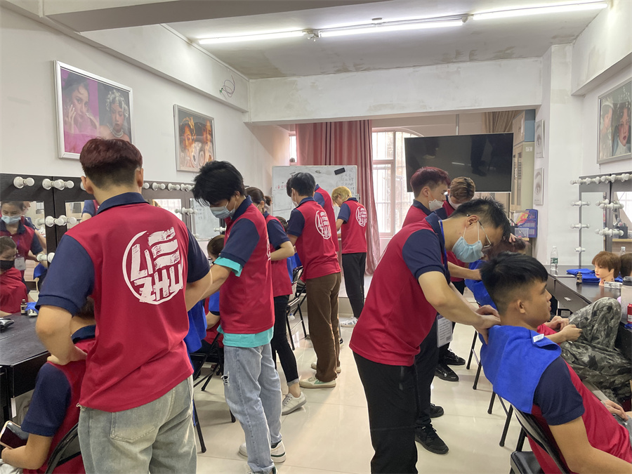 美發(fā)按摩實(shí)訓(xùn)，南寧美發(fā)專業(yè)學(xué)校洗護(hù)課程