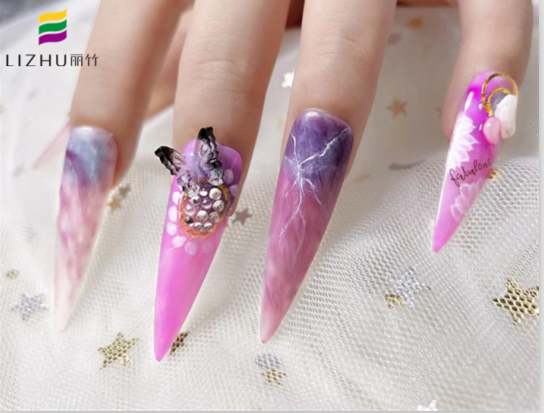 紫色霧霾美甲，南寧培訓(xùn)美甲師作品欣賞