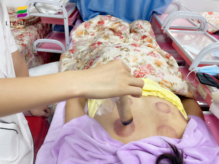 艾條艾灸注意事項 ，廣西美容職業(yè)學(xué)校實操演示