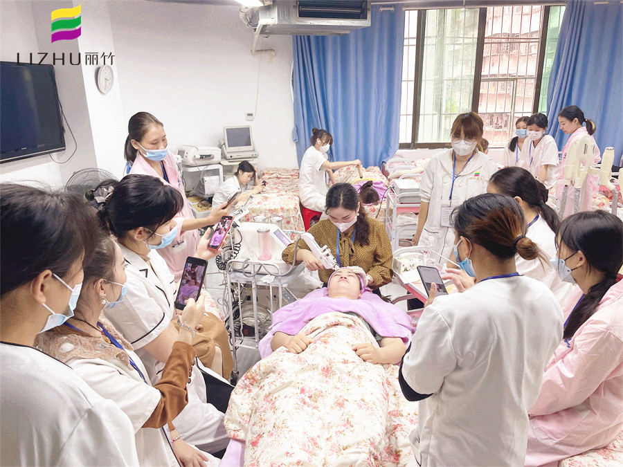 水光槍使用后注意事項，南寧美容儀器培訓(xùn)學(xué)校講解