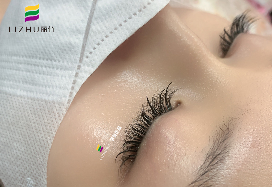 南寧美睫專業(yè)學校-網(wǎng)紅美睫造型班課程圓滿結束