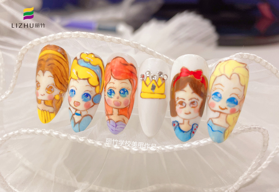 迪士尼公主美甲&可愛熊雕花美甲，廣西美甲師進修班作品