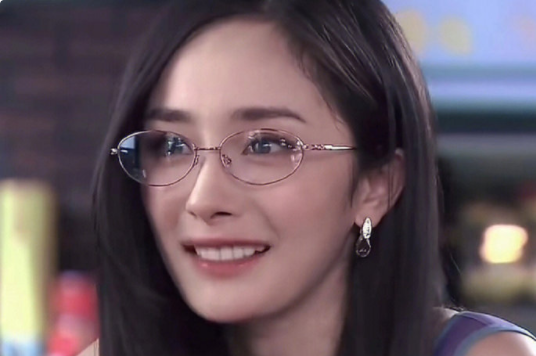 大冪冪千金臥蠶妝教程，廣西明星化妝培訓(xùn)分享