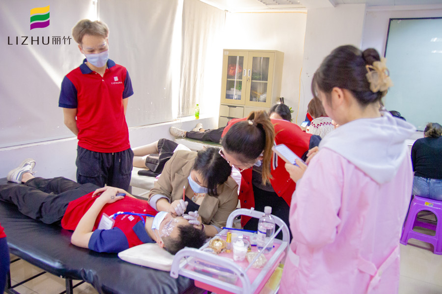 紋繡師在紋眉時如何收費？南寧紋眉培訓學校幫你分析