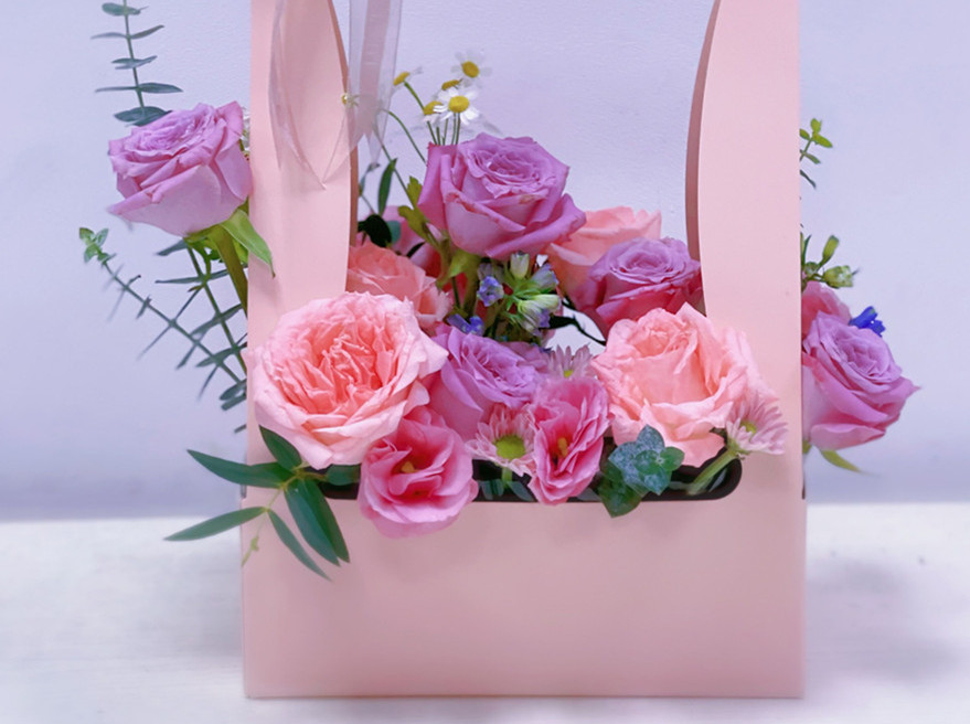 清新韓式花籃，廣西花藝職業(yè)學(xué)校邀您共享韓式浪漫