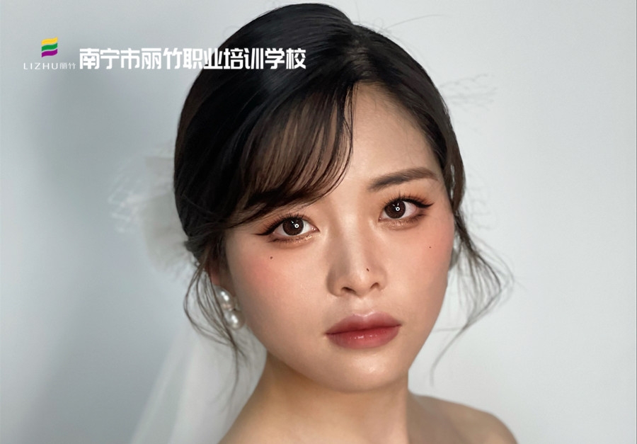 韓式新娘造型，南寧化妝培訓(xùn)新娘造型作品