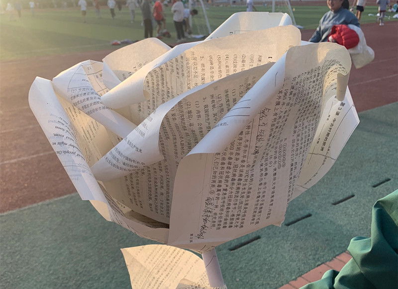 紙卷玫瑰花教程 ???，廣西花藝紙花培訓(xùn)課程分享