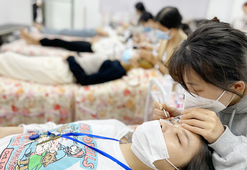 你為什么要學美睫？南寧美甲美睫學校分析原因