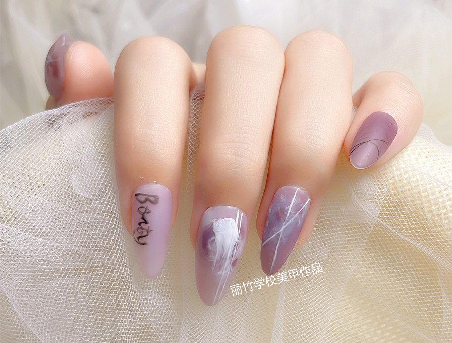 紫色芋泥美甲，廣西美甲職業(yè)技能學(xué)校作品