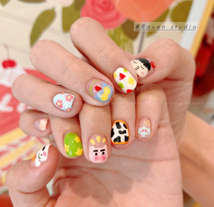 卡通手繪美甲，廣西美甲款式造型學(xué)校推薦