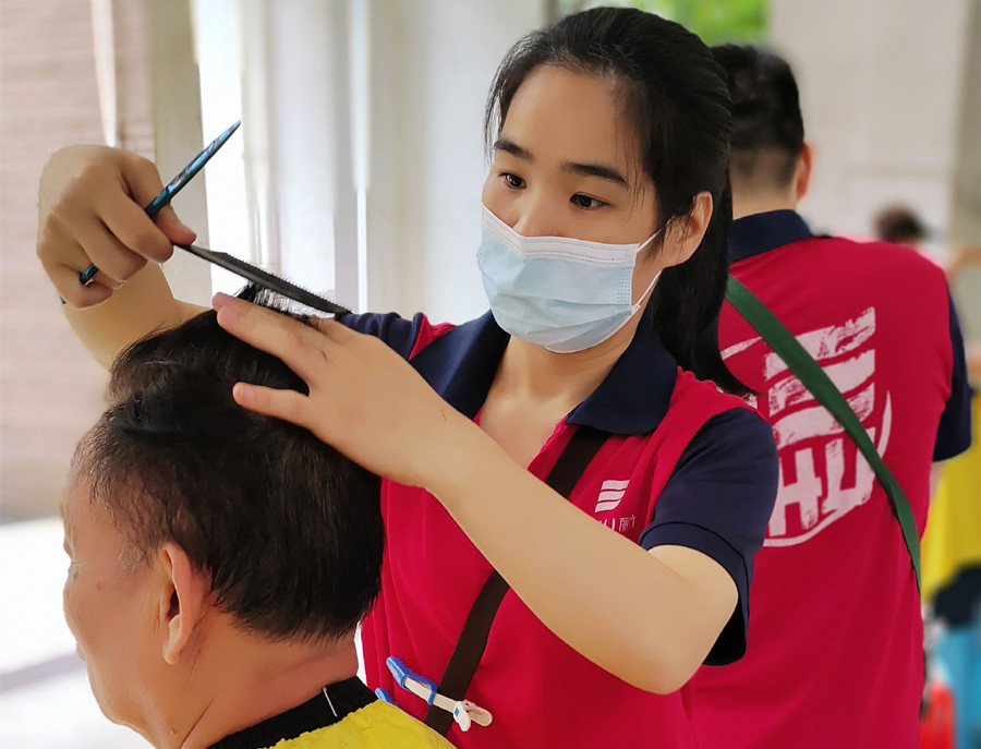 南寧美發(fā)學(xué)校真人實踐，麗竹美發(fā)學(xué)校沖沖沖