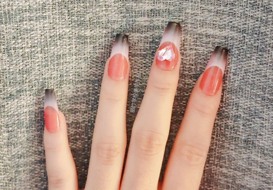 法式美甲，零基礎(chǔ)學(xué)美甲培訓(xùn)學(xué)員作品