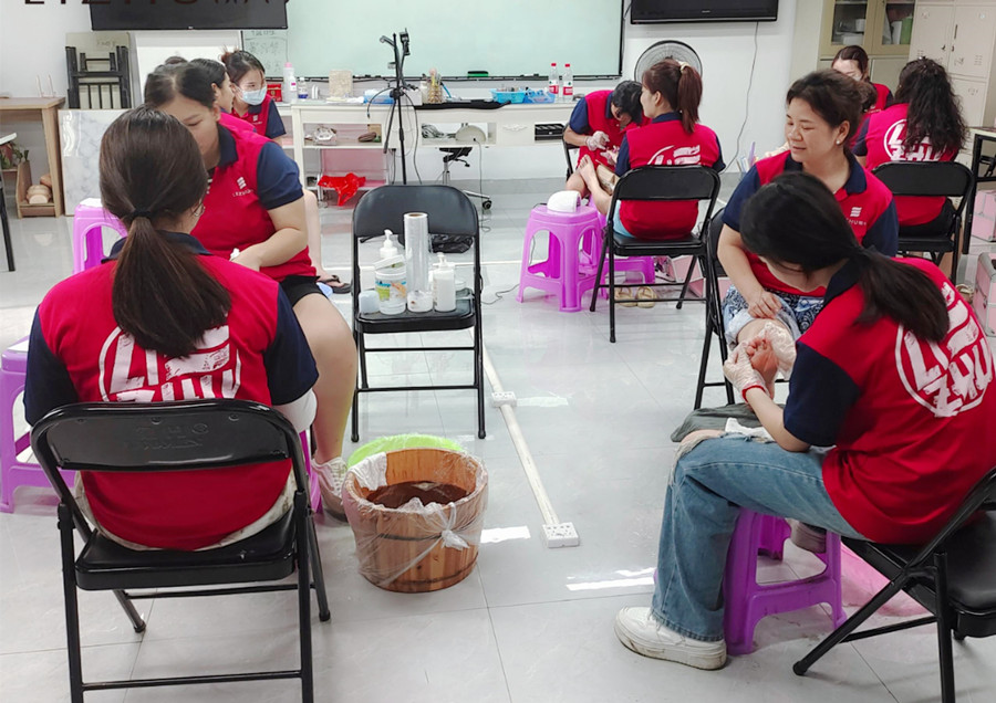 足部護理如何操作？南寧美甲學校排名課程