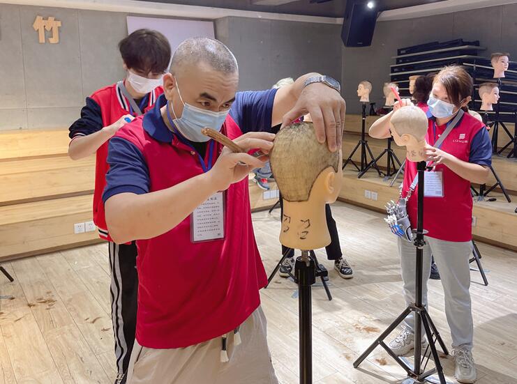 剃光頭的注意事項(xiàng)，南寧理發(fā)學(xué)校美發(fā)培訓(xùn)