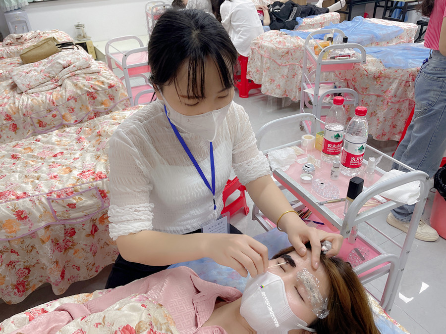 南寧學(xué)紋眉：紋眉結(jié)痂速度慢怎么辦？