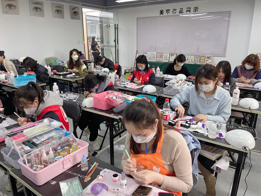 廣西美甲師：美甲磁鐵丟了怎么辦？