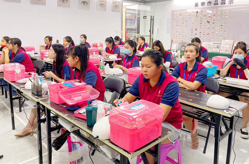 初中畢業(yè)學(xué)什么好？高中考不上大學(xué)怎么辦？