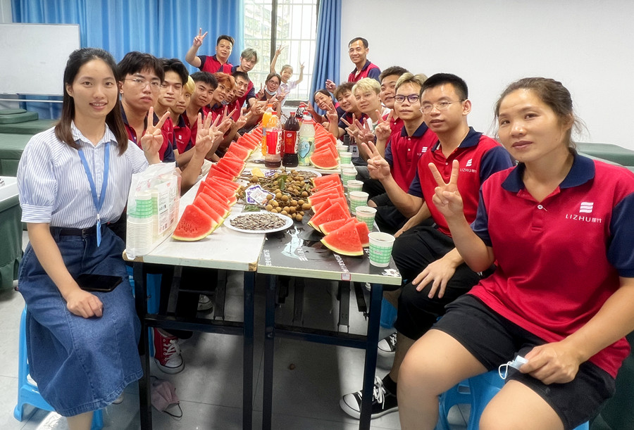 南寧美發(fā)學校畢業(yè)座談會，感念師恩