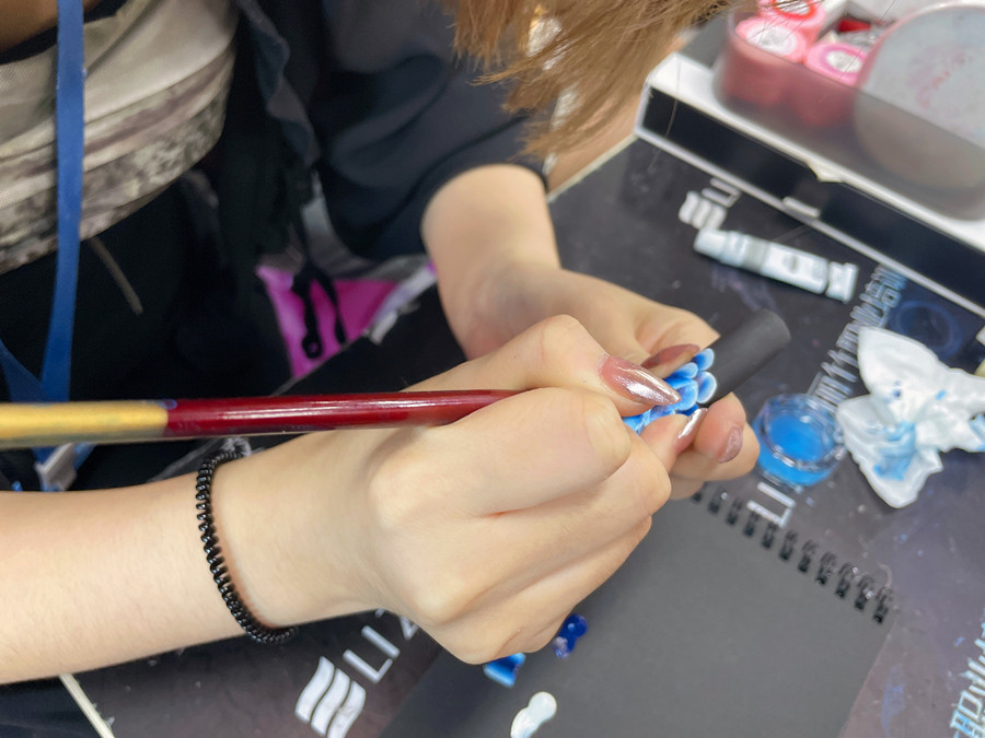 美甲排筆彩繪技巧，廣西美甲培訓(xùn)