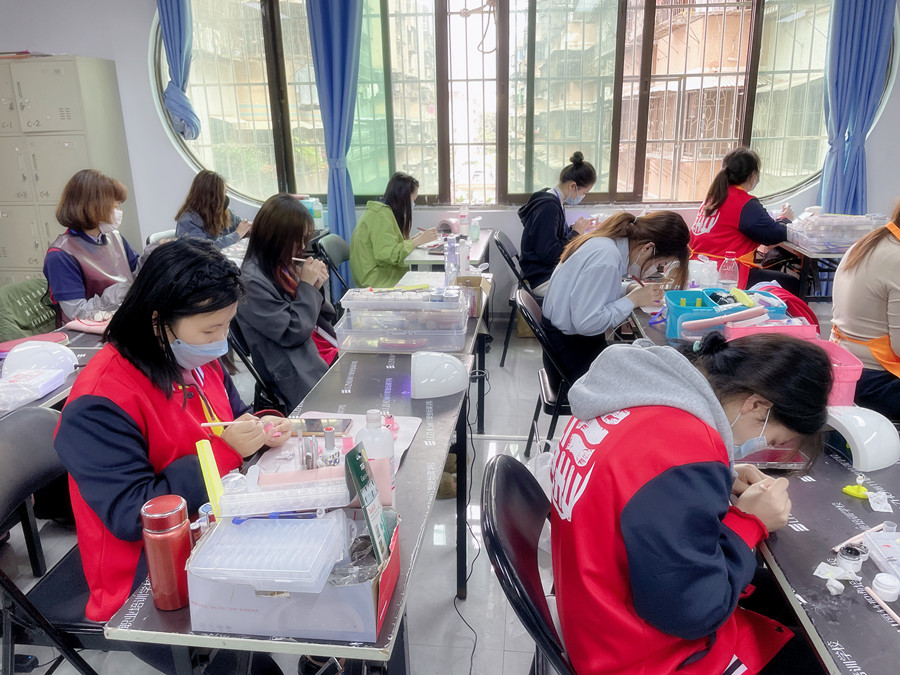 南寧美甲：石膏膠美甲是什么？