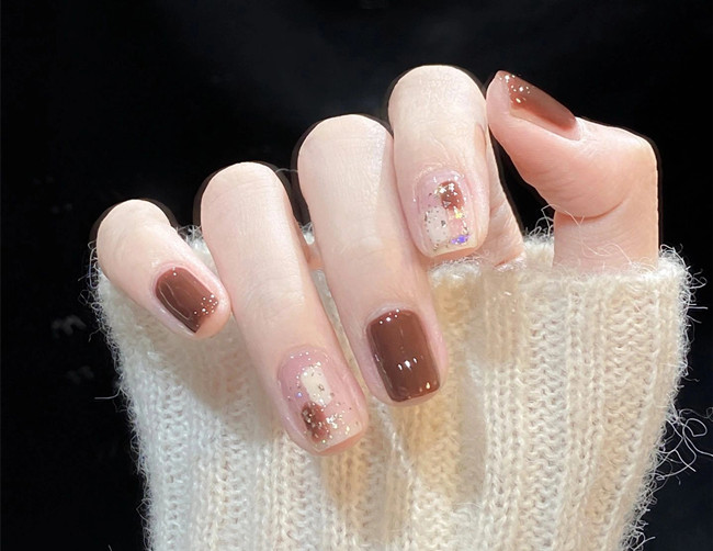 極簡風(fēng)美甲，廣西美甲培訓(xùn)中心推薦