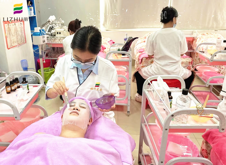 紋眉恢復(fù)期敷面膜的危害，南寧紋眉專業(yè)培訓(xùn)