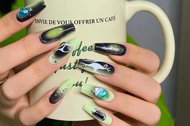 Y2k千禧辣妹長(zhǎng)款美甲，南寧美甲網(wǎng)紅造型培訓(xùn)