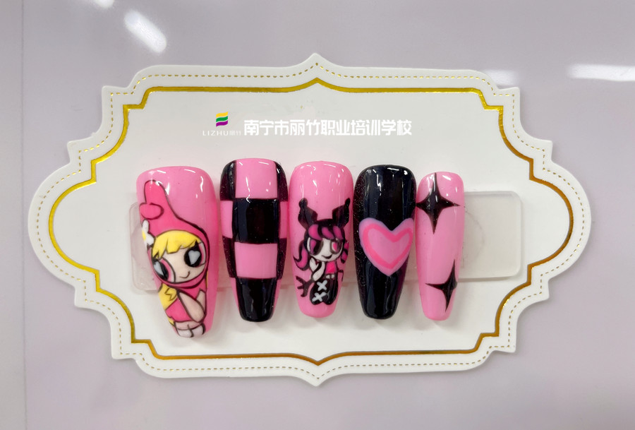 美甲的甲面不亮怎么辦？廣西美甲學(xué)習(xí)中心