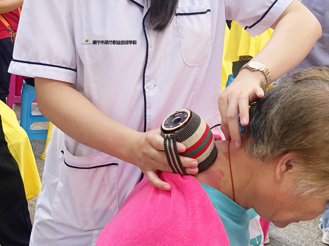 冬季艾灸為什么好？南寧美甲造型培訓（麗竹美甲培訓學校）課程介紹：