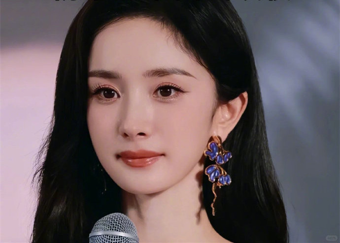 楊冪溫柔仙氣眼部妝容，南寧明星化妝學(xué)校分享