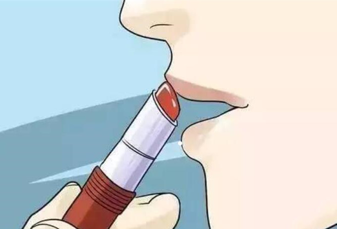 嘴唇干裂起皮的原因，南寧美容護(hù)膚養(yǎng)顏教程