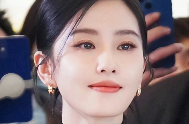 劉詩(shī)詩(shī)黑天鵝日常淡妝，廣西化妝彩妝專業(yè)分享
