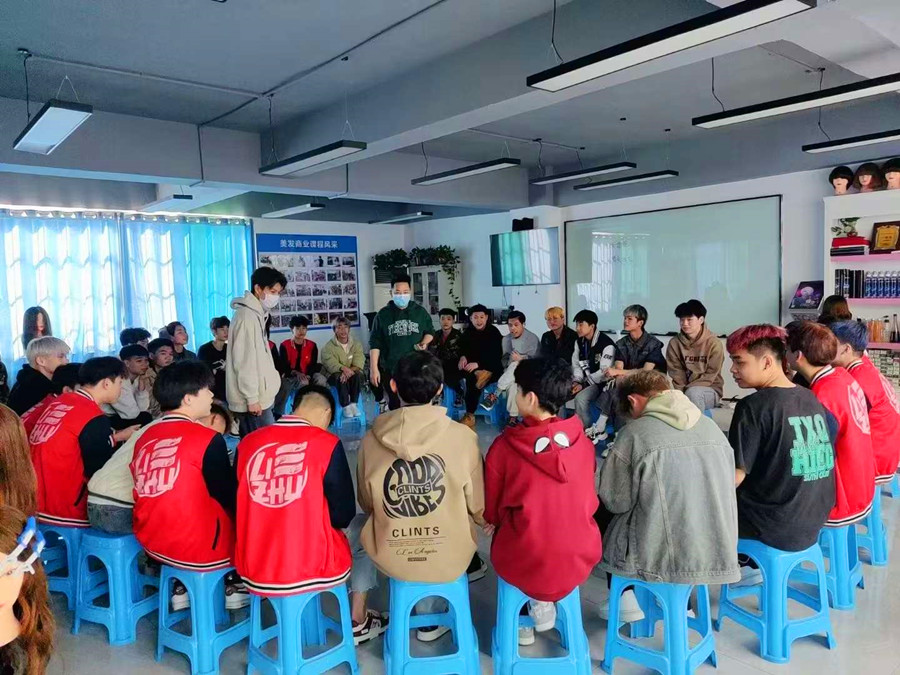 為什么他們都選廣西美發(fā)職業(yè)學校？