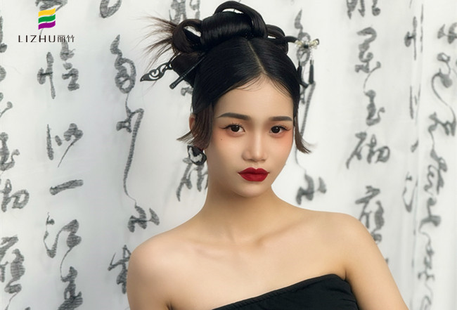 新中式國風(fēng)造型，廣西化妝跟妝師作品