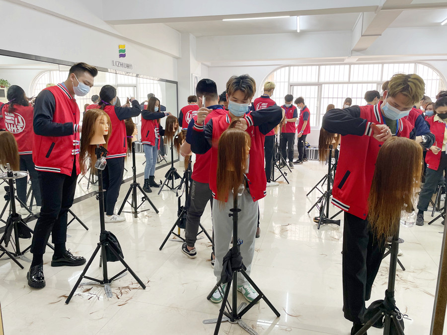 美發(fā)發(fā)型移除層次修剪技巧，南寧培訓(xùn)剪發(fā)造型