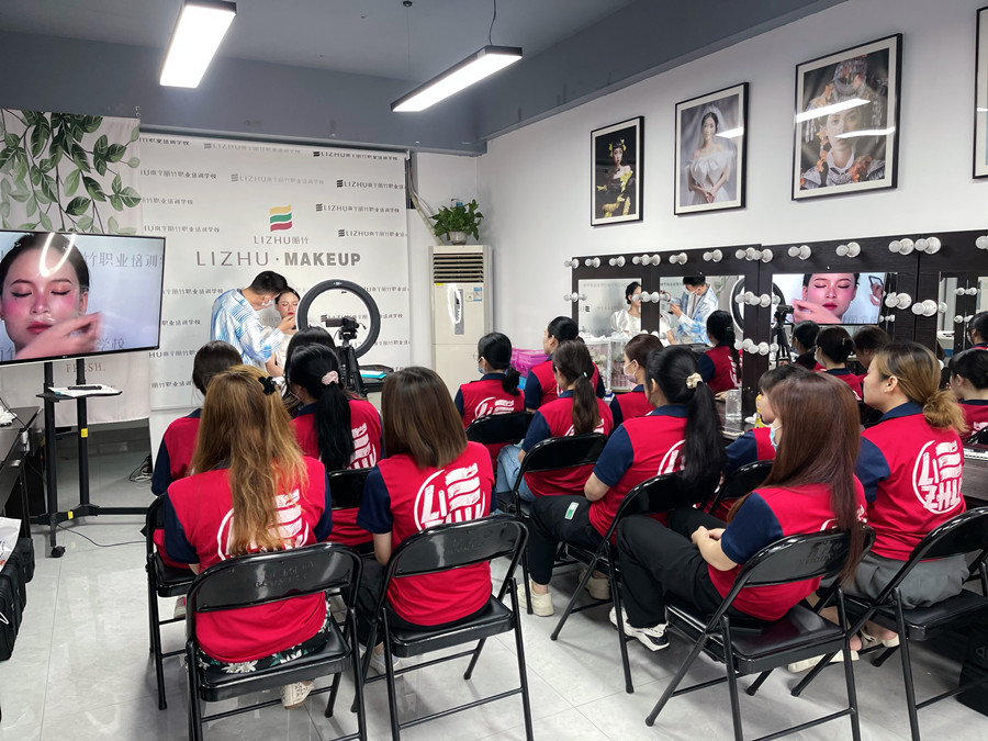 化妝如何省錢的方法，南寧化妝職業(yè)培訓(xùn)