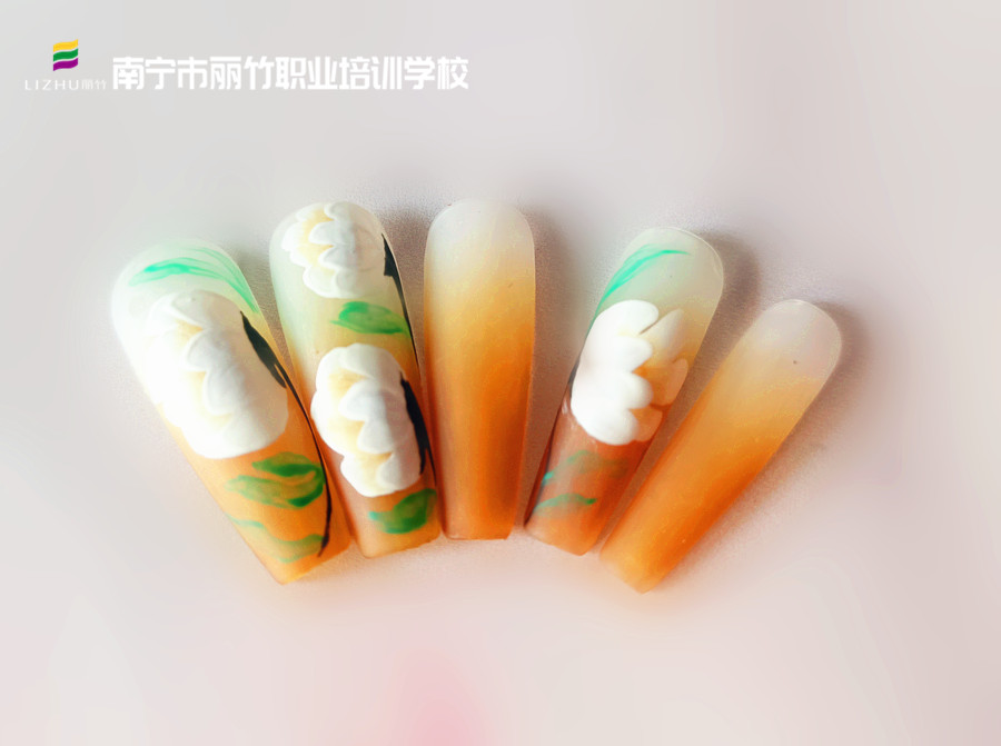 春日彩繪美甲，南寧美甲短期培訓(xùn)作品