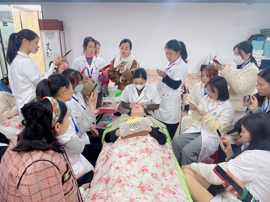 油性皮膚如何快速恢復自然狀態(tài)？廣西皮膚管理師分享