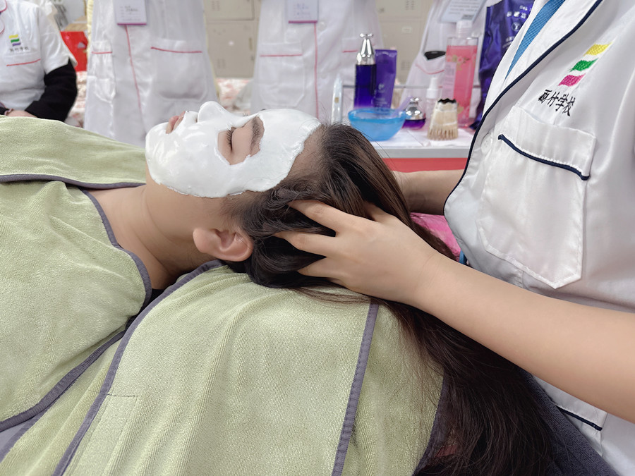 中藥面膜的好處，南寧美容護膚養(yǎng)顏培訓(xùn)