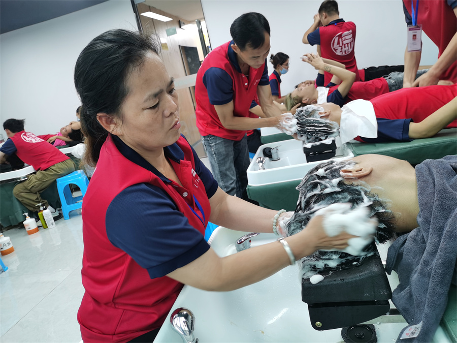 美發(fā)洗護(hù)的流程，廣西專業(yè)洗護(hù)班課堂實(shí)況