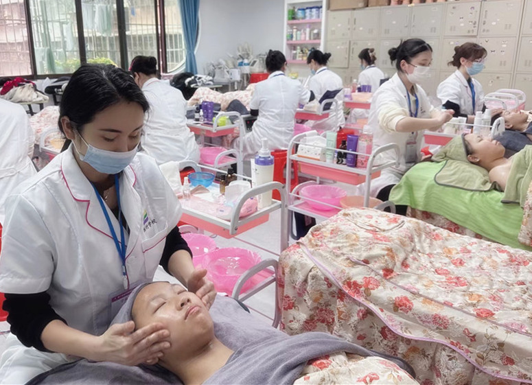 如何進(jìn)行面部提升，廣西美容技術(shù)培訓(xùn)學(xué)校教學(xué)