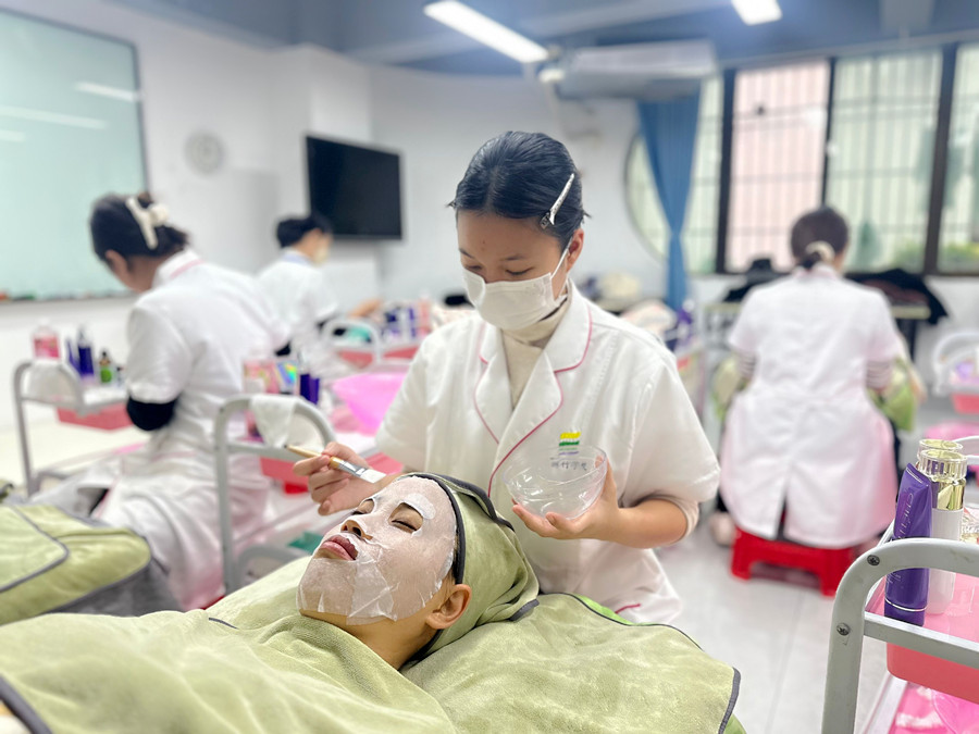 如何去除濁相？南寧皮膚管理師教你