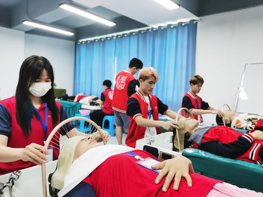 姜療洗頭的好處，南寧頭療洗護養(yǎng)發(fā)學校告訴你