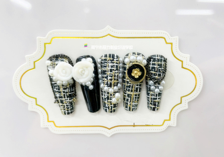 小香風(fēng)美甲，南寧美甲學(xué)徒必學(xué)款式