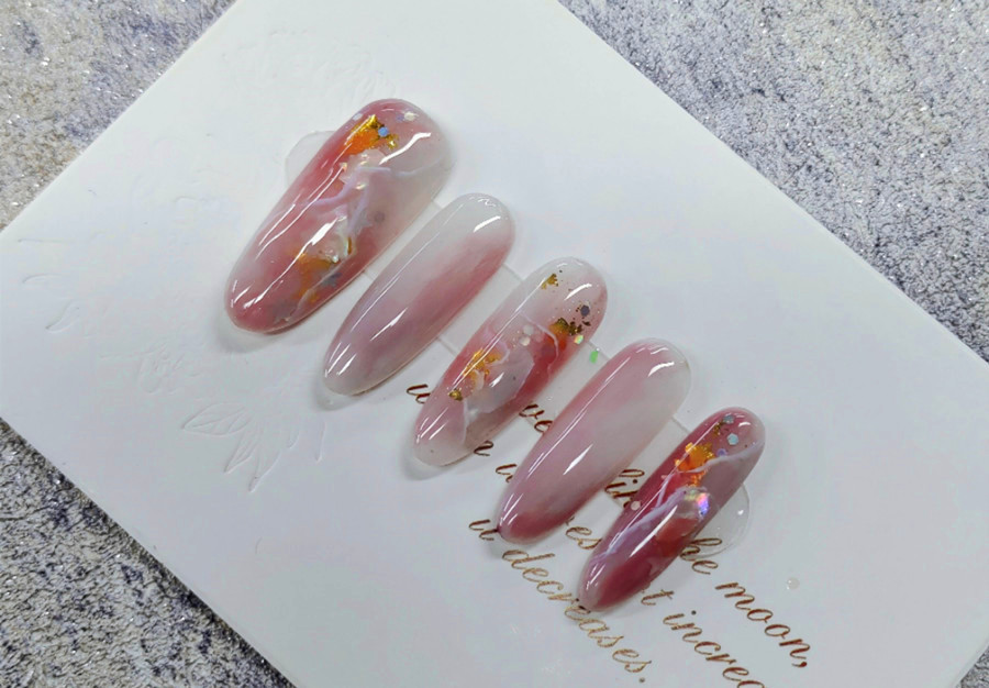 夏日暈染美甲，廣西學(xué)美甲零基礎(chǔ)學(xué)員作品