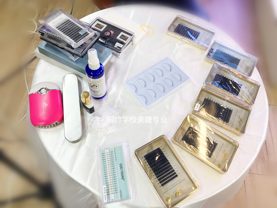 常用的睫毛種類(lèi)介紹，南寧美睫學(xué)習(xí)