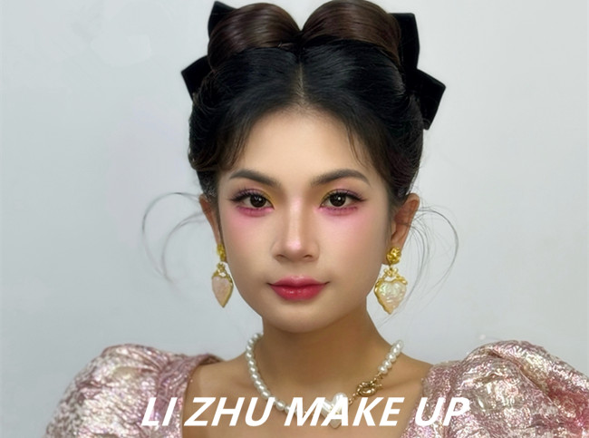 在逃公主造型，告訴南寧專(zhuān)業(yè)彩妝去哪學(xué)南寧專(zhuān)業(yè)彩妝去哪學(xué)？