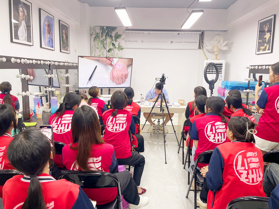 什么是面部彩繪？面部彩繪零基礎(chǔ)學(xué)習(xí)